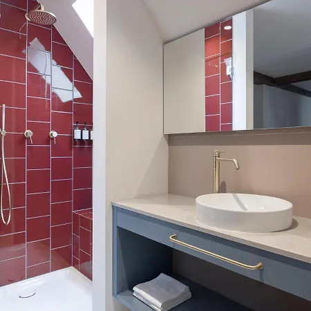 Helvetia Hotel 4*